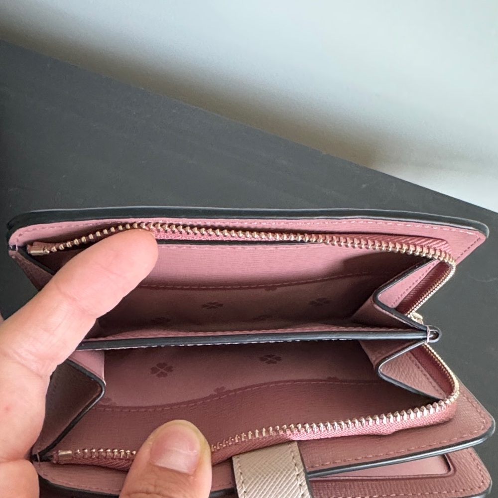 Kate Spade Two-Tone Black and Tan Wallet (NWOT) - Picture 8 of 13